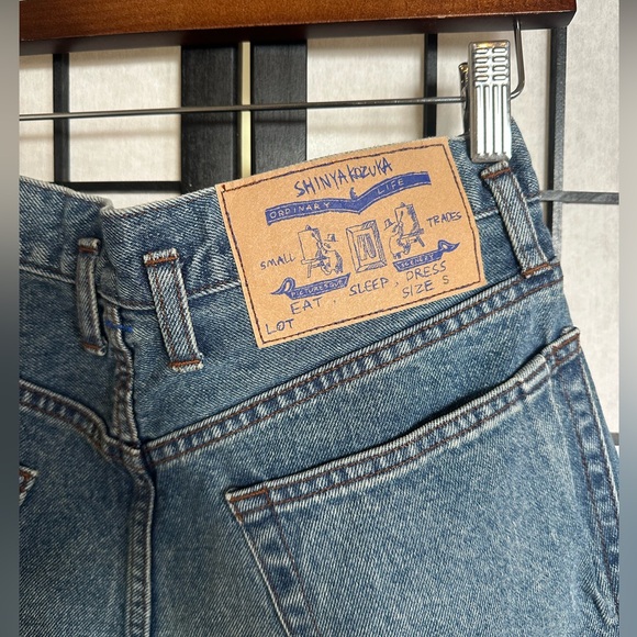 Shinyakozuka Ordinary City Loose Jeans - Picture 3 of 6